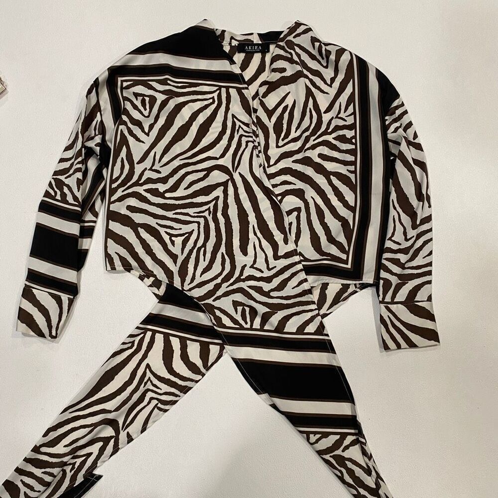 AKIRA Zebra Print Satin Tie Front Blouse Top Size M Medium Long Sleeve